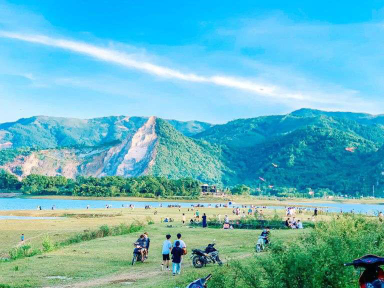 Cảnh đẹp tại Hồ Đồng Chanh Hòa Bình