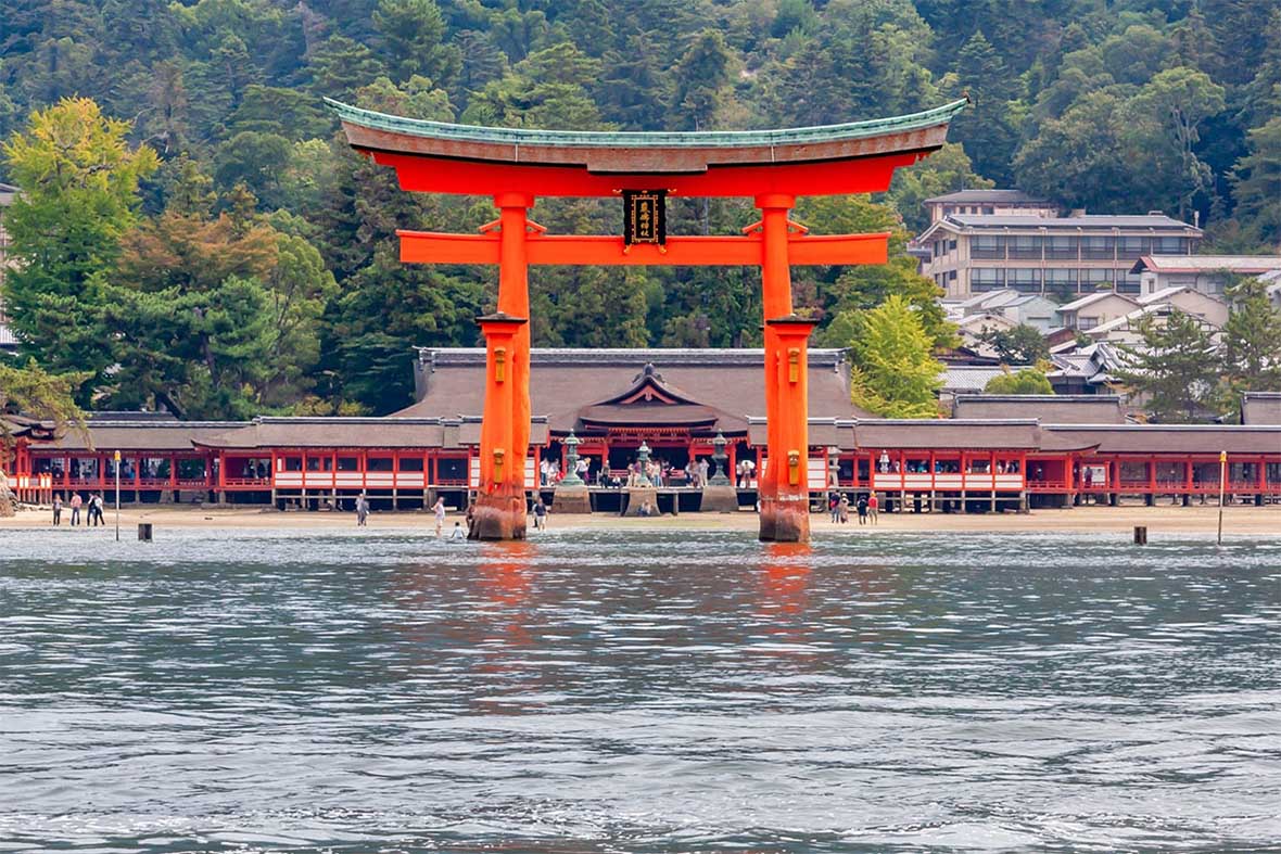 Du lịch Nhật Bản tại Đền Itsukushima